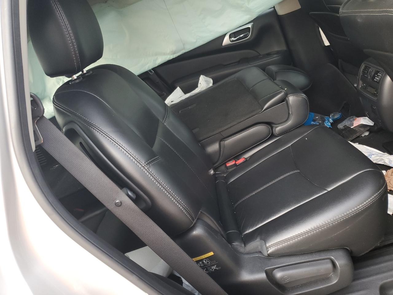 2015 Nissan Pathfinder - Image 11