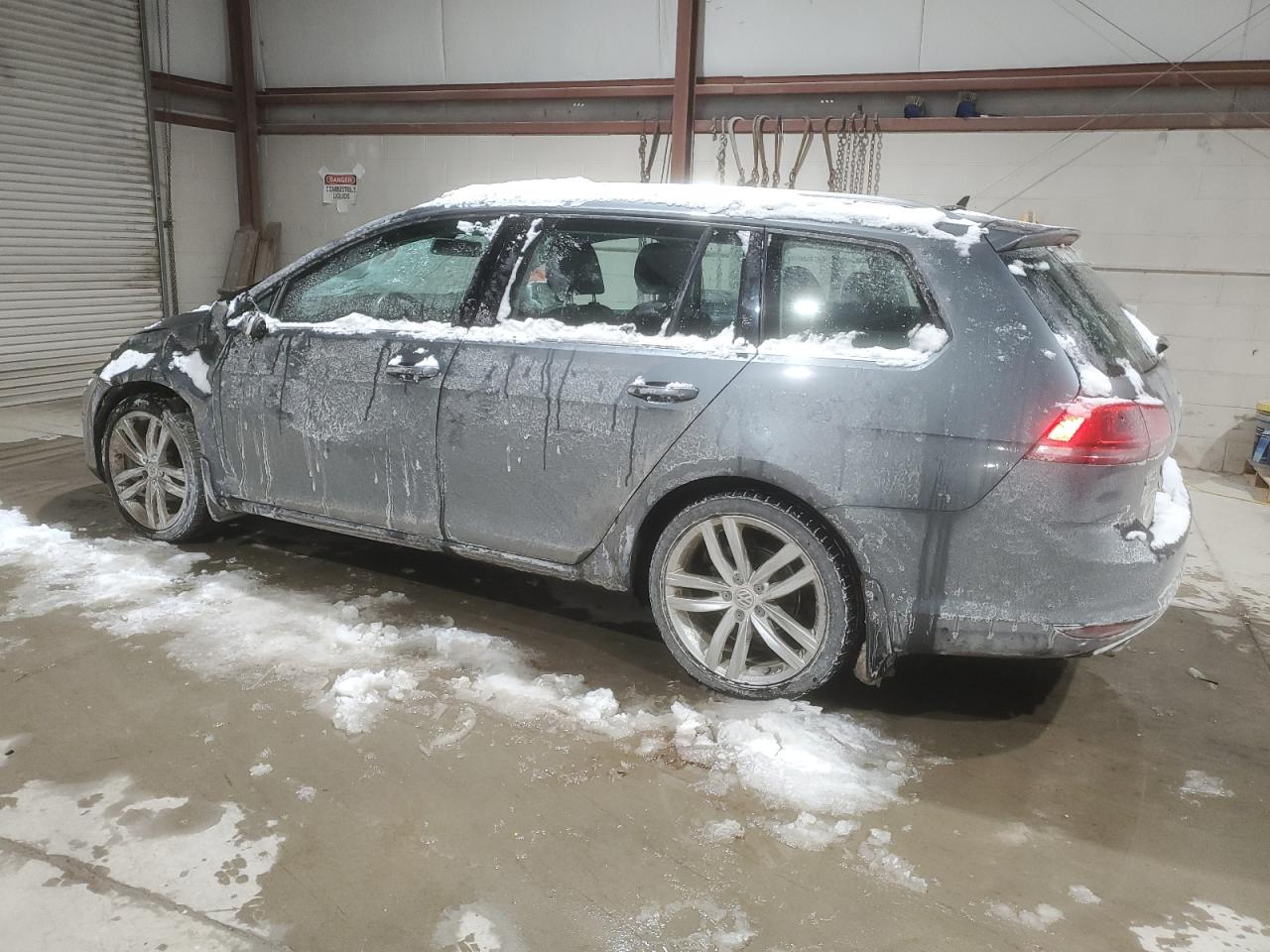 2015 Volkswagen Golf - Image 2
