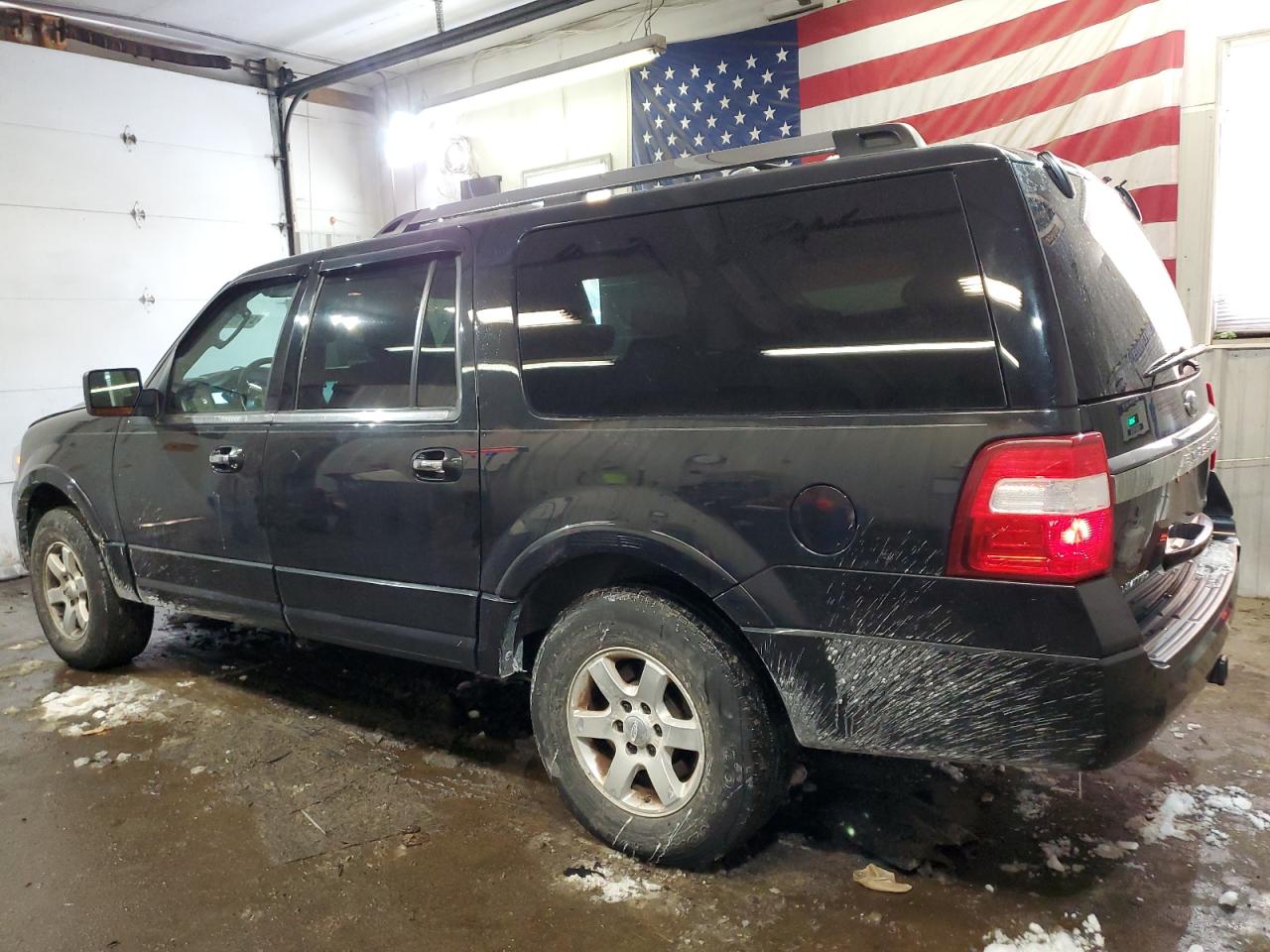 2015 Ford Expedition - Image 2