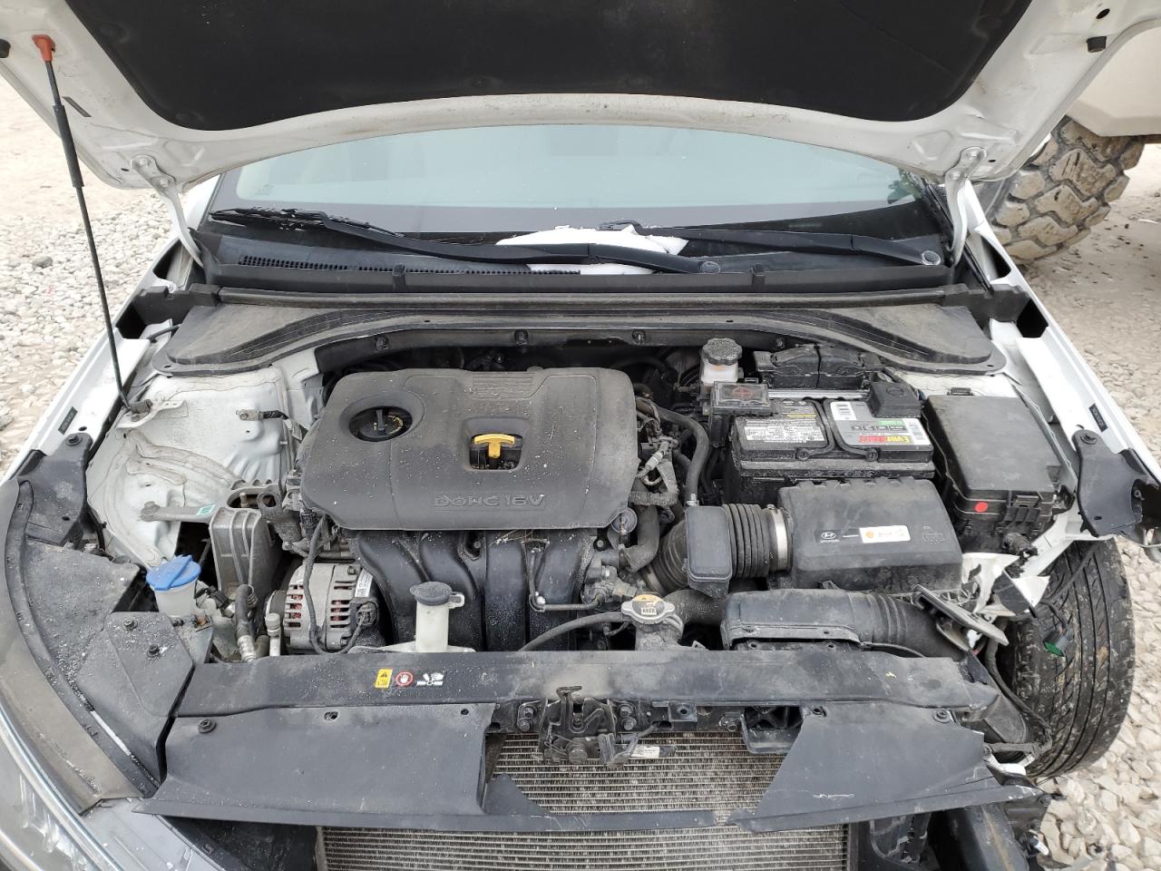 2019 Hyundai Elantra - Image 13