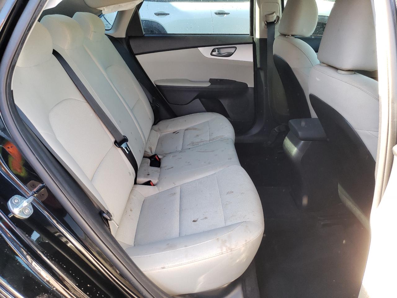 2022 Kia Forte - Image 10