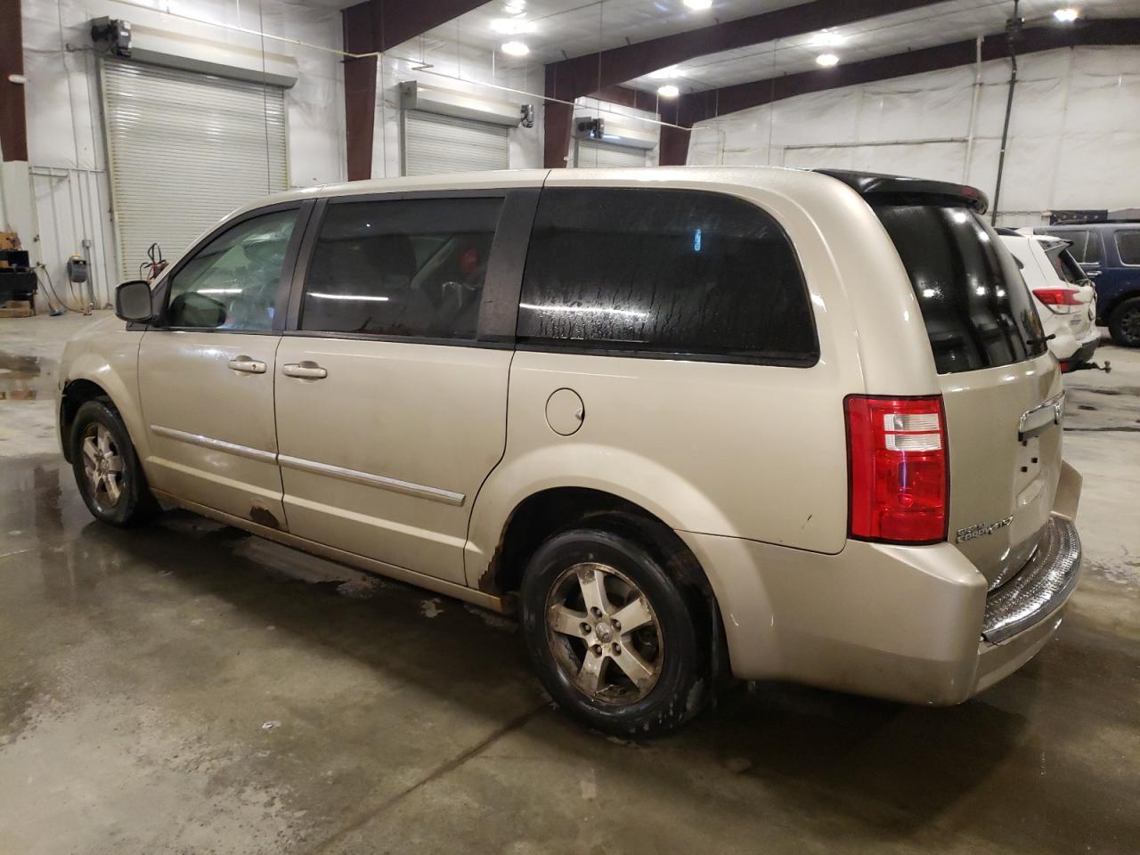 2008 Dodge Caravan - Image 2