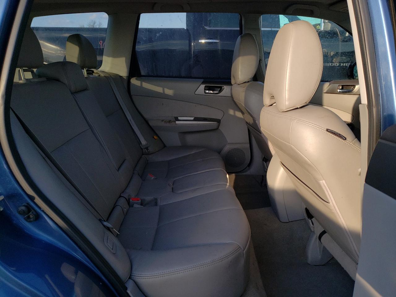 2010 Subaru Forester - Image 12