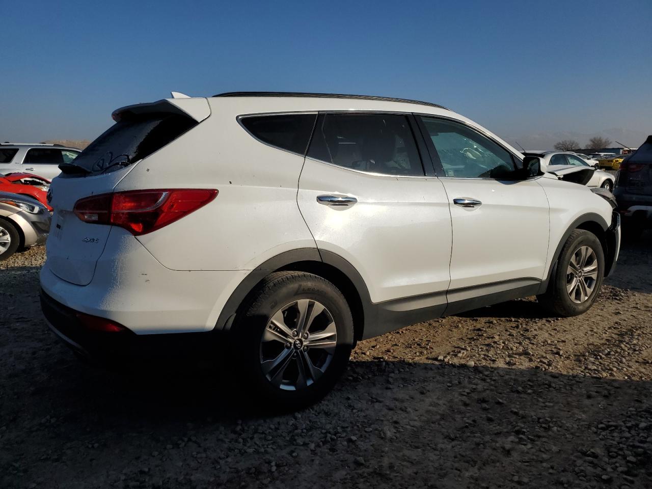 2016 Hyundai Santa Fe - Image 3