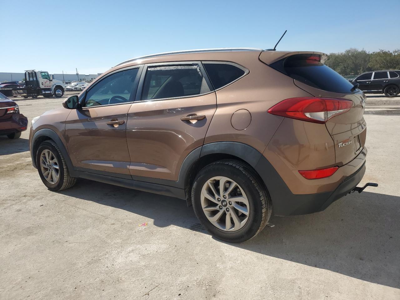2016 Hyundai Tucson - Image 2