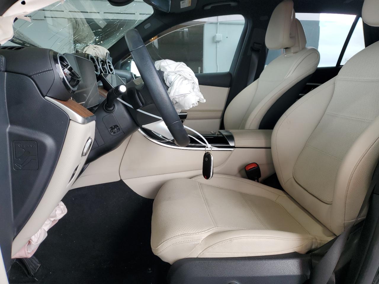 2024 Mercedes-Benz GLC - Image 7