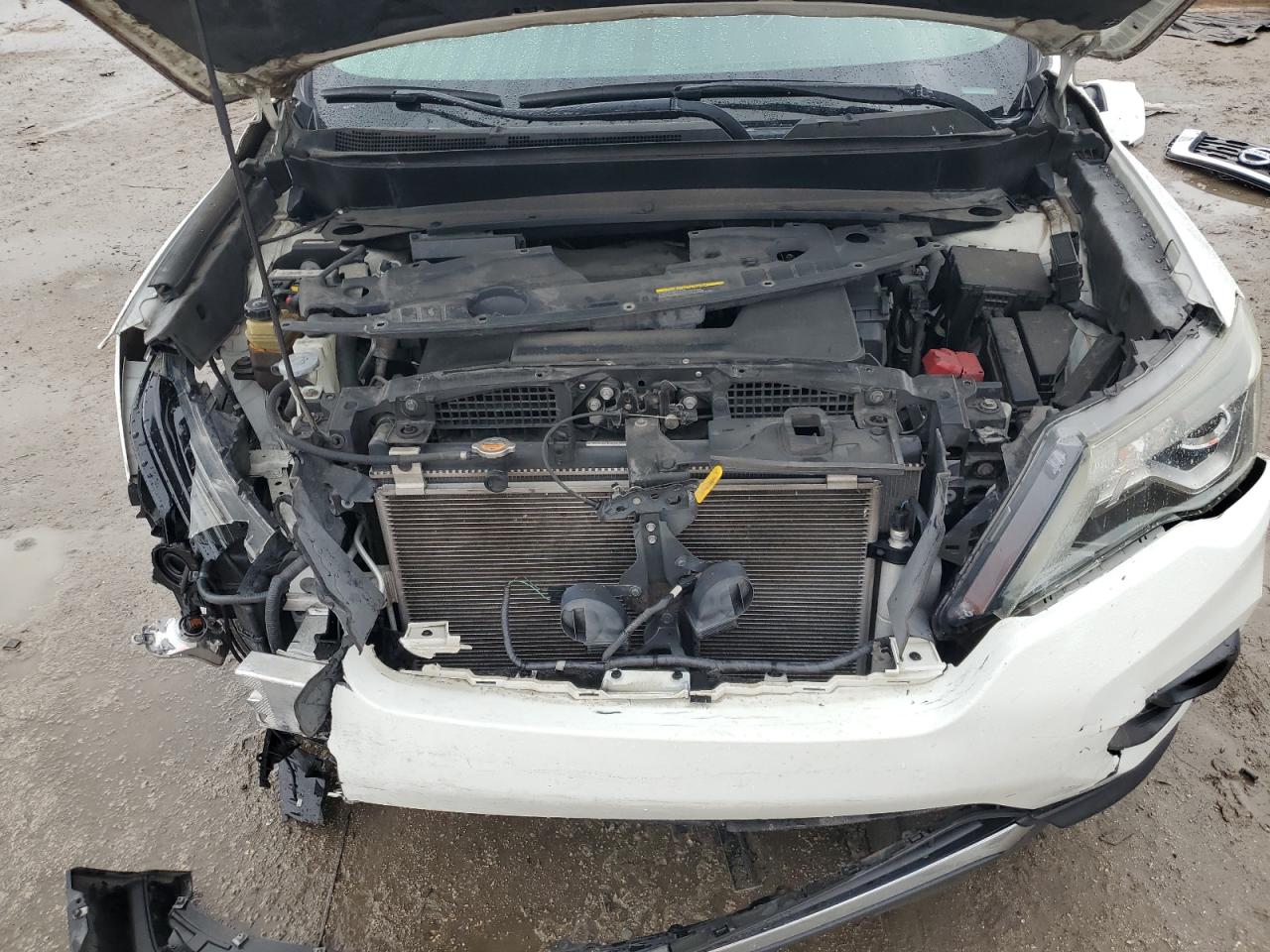 2018 Nissan Pathfinder - Image 13