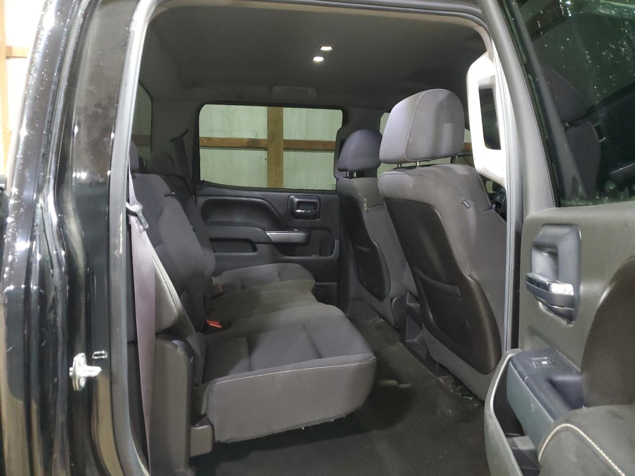 2015 Chevrolet Silverado - Image 10