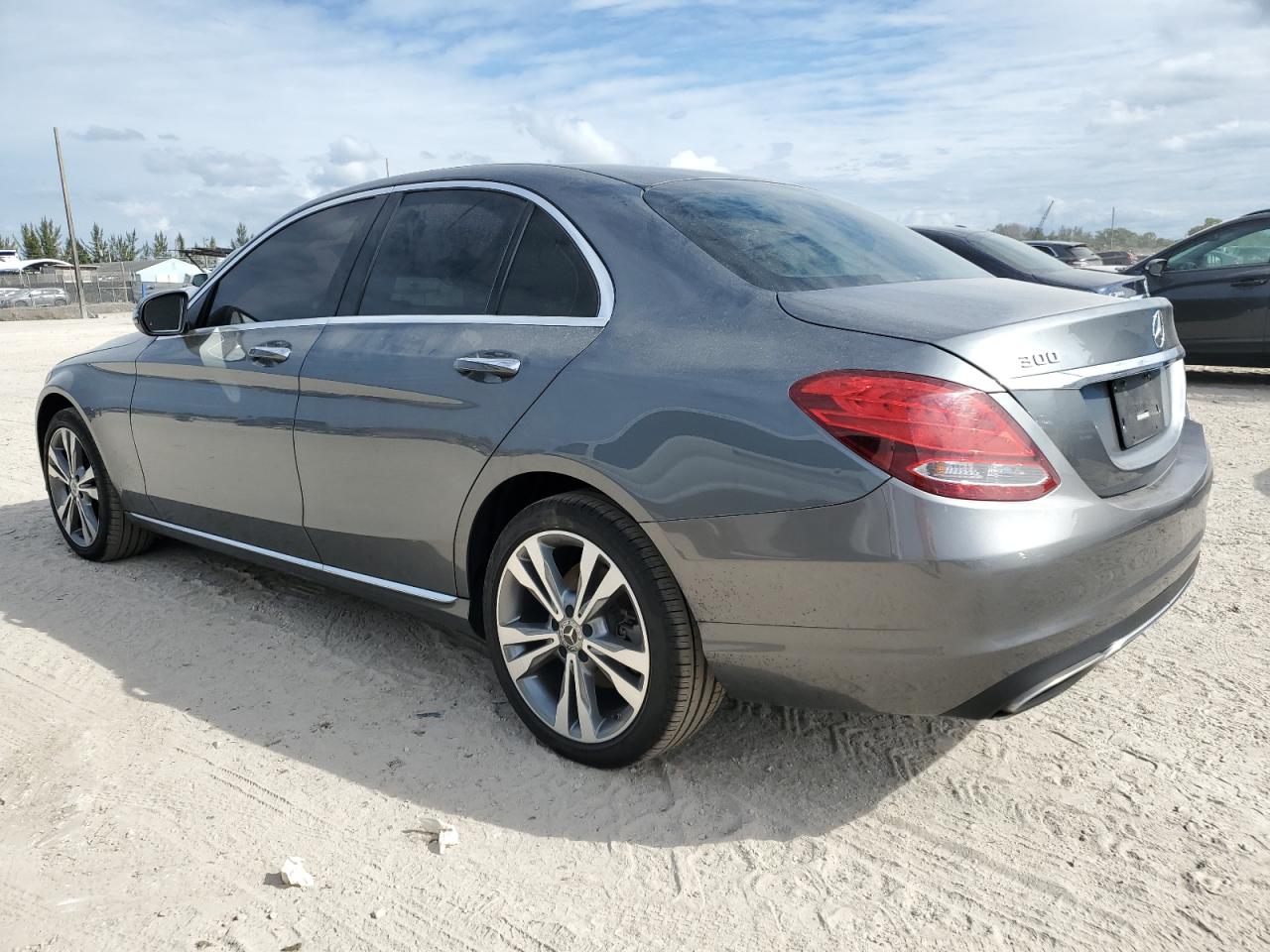 WDDWF4KB8JR420462 2018 MERCEDES-BENZ C CLASS - Image 2