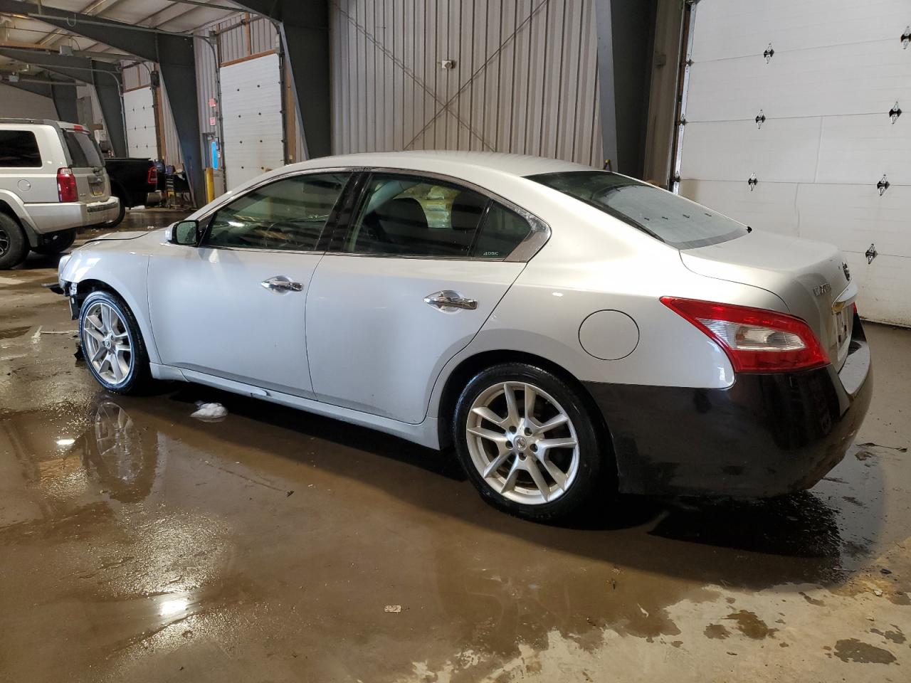 2010 Nissan Maxima - Image 2