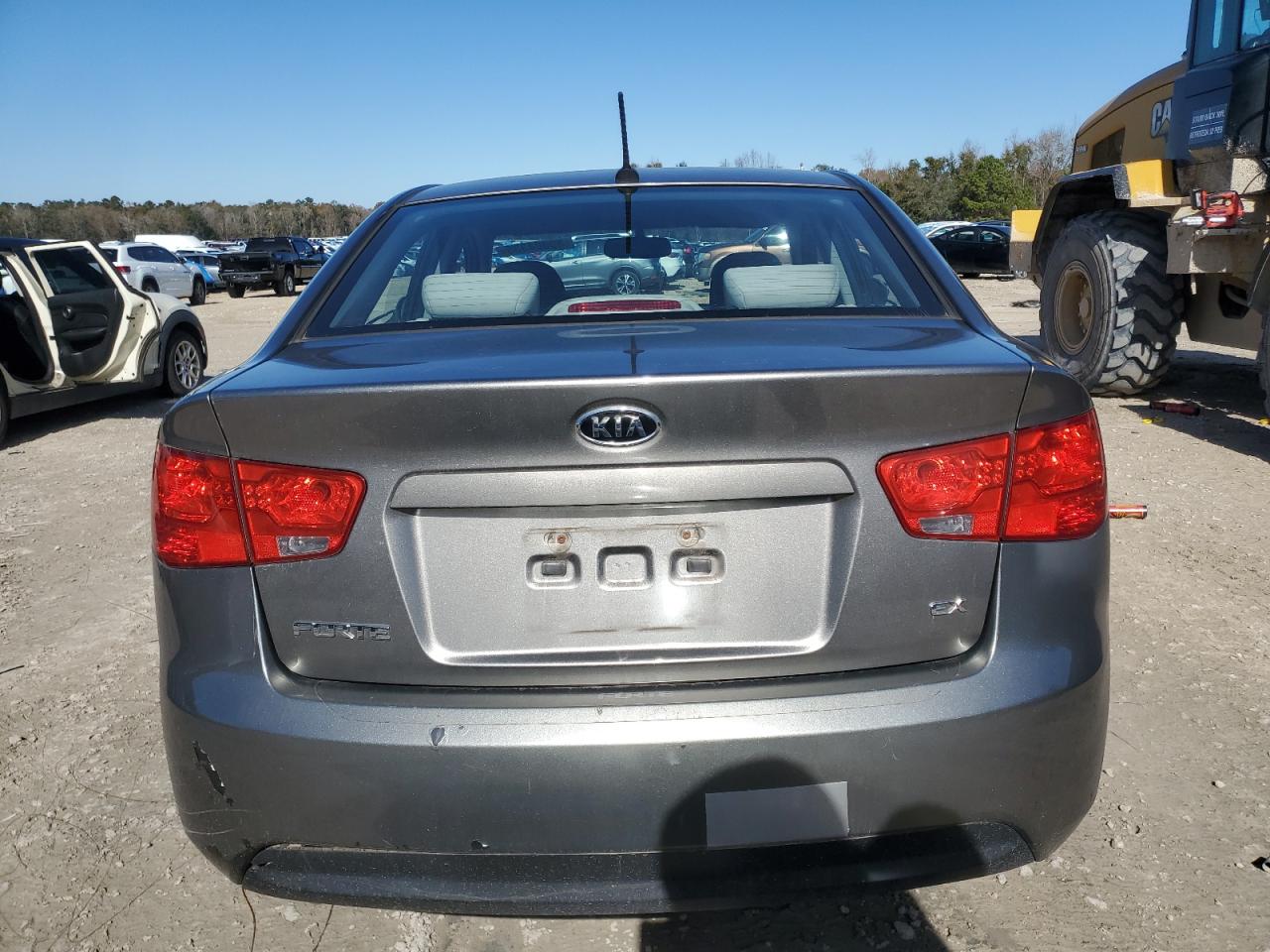 2010 Kia Forte - Image 6