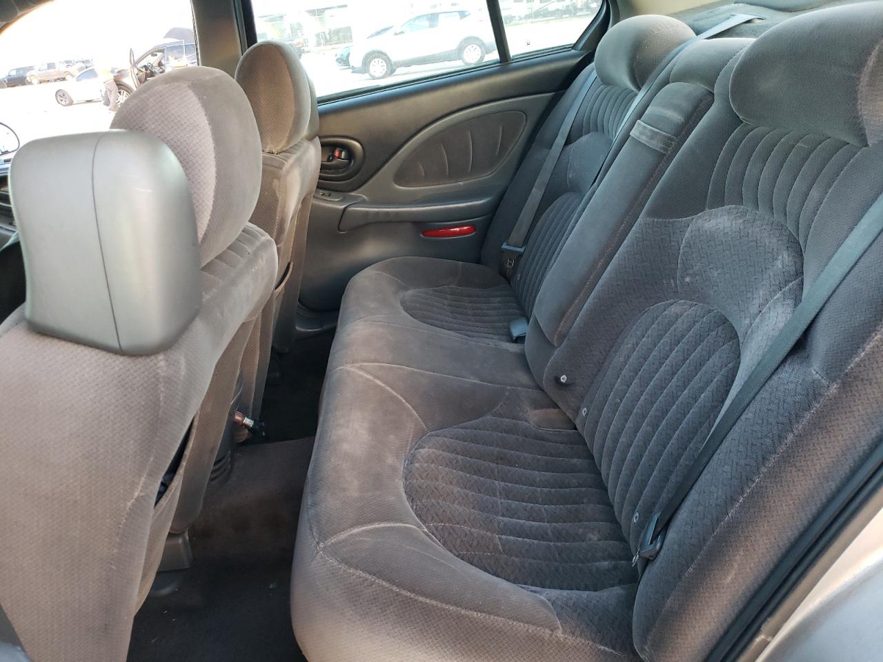 2004 Pontiac Bonneville - Image 10