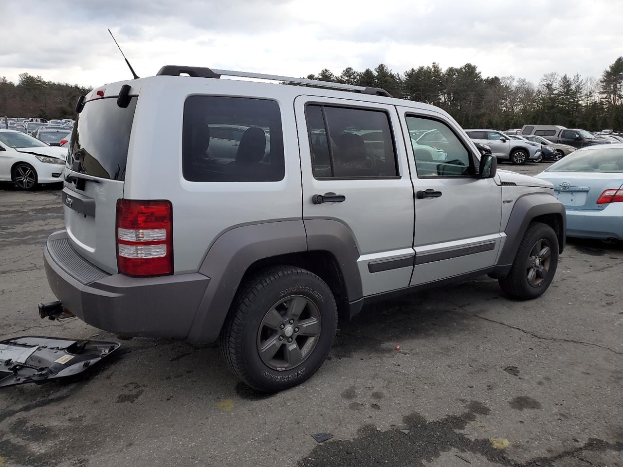 2011 Jeep Liberty (North America) - Image 3