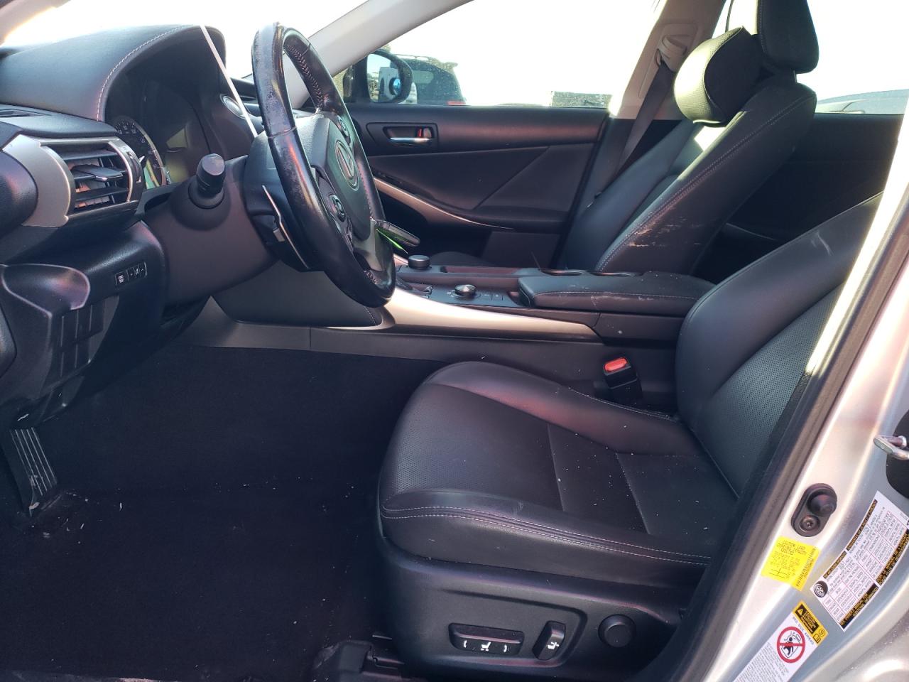 2016 Lexus IS - Image 7