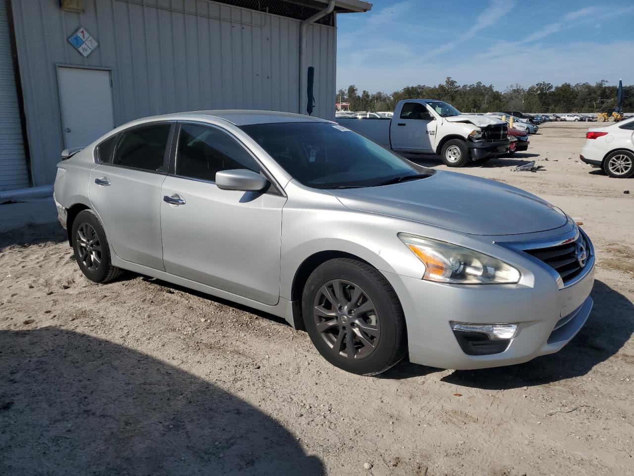 2015 Nissan Altima - Image 4