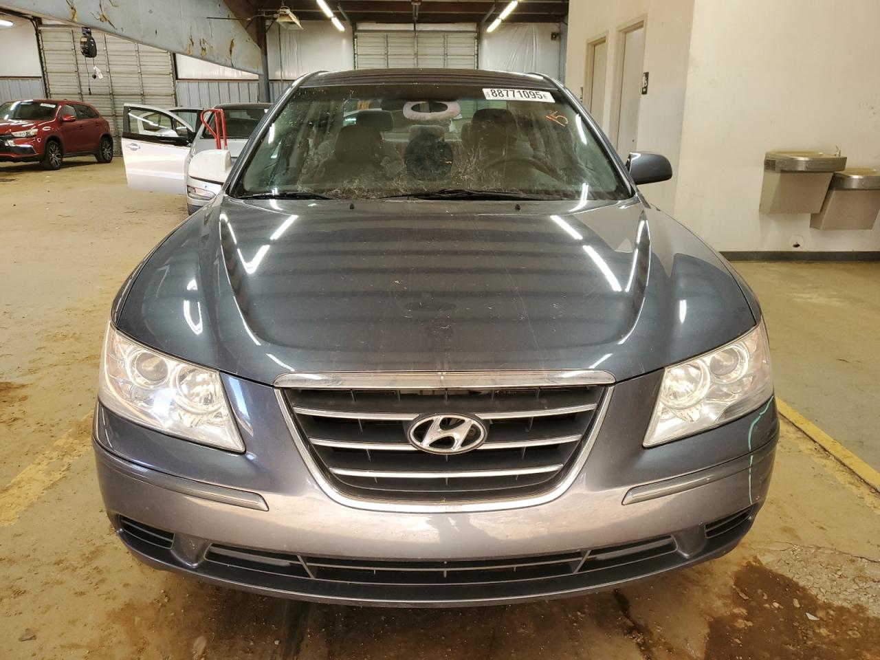 2010 Hyundai Sonata - Image 5