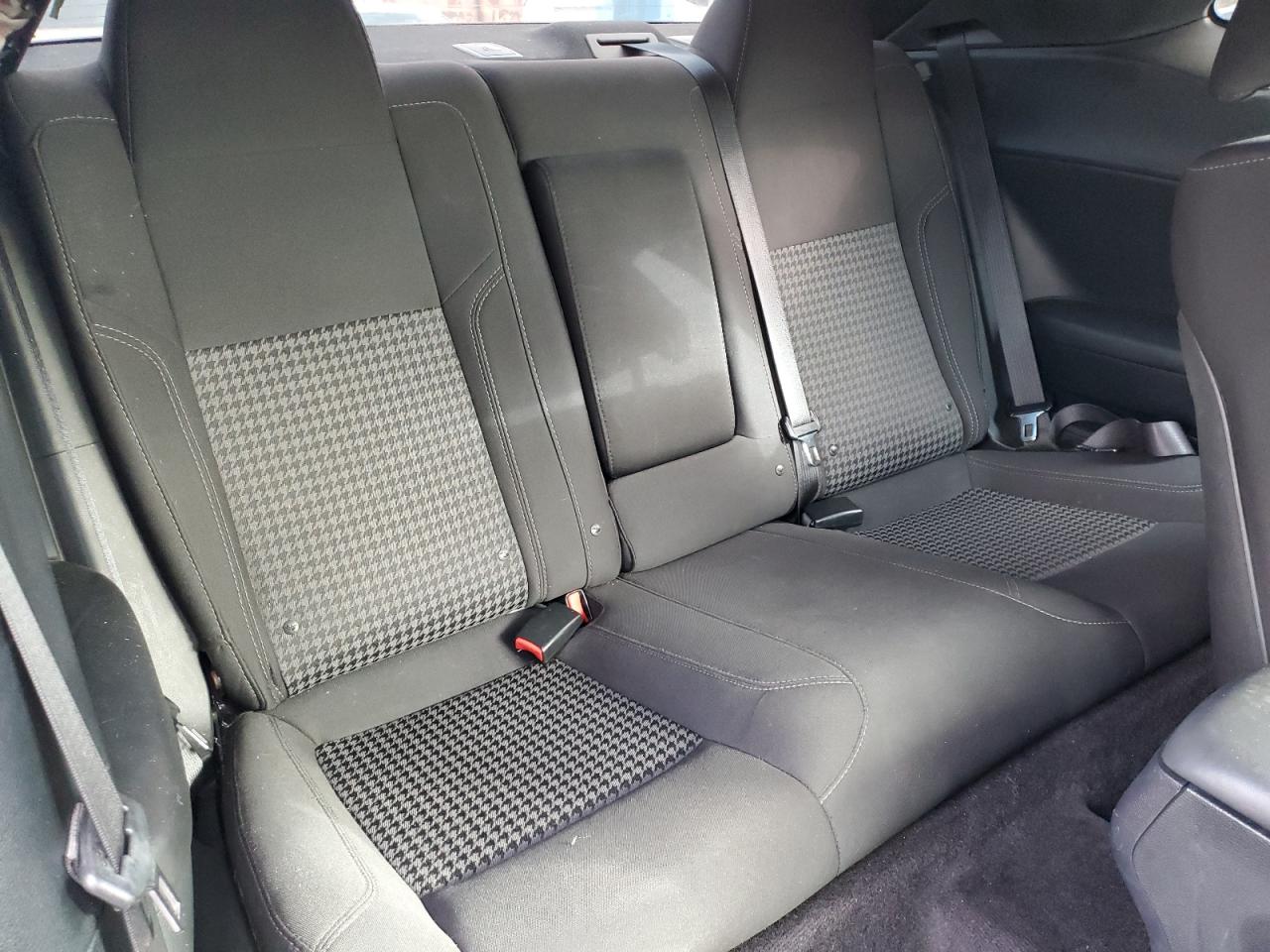 2016 Dodge Challenger - Image 10