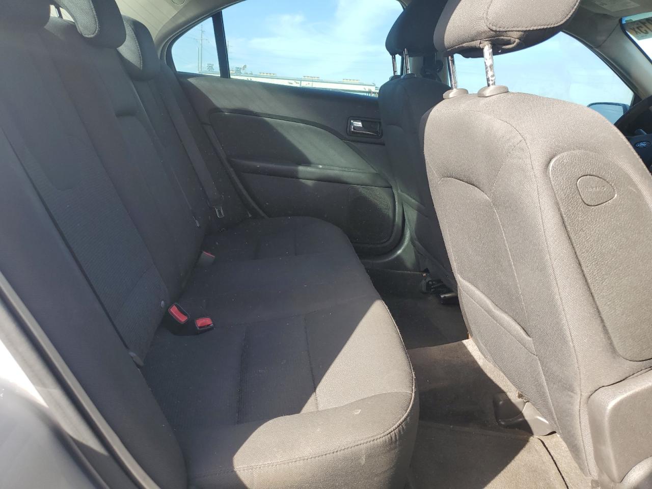 2010 Ford Fusion - Image 10