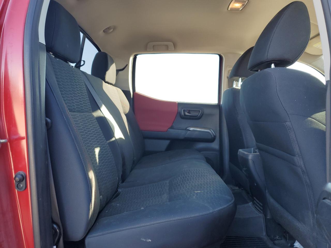 2019 Toyota Tacoma - Image 10