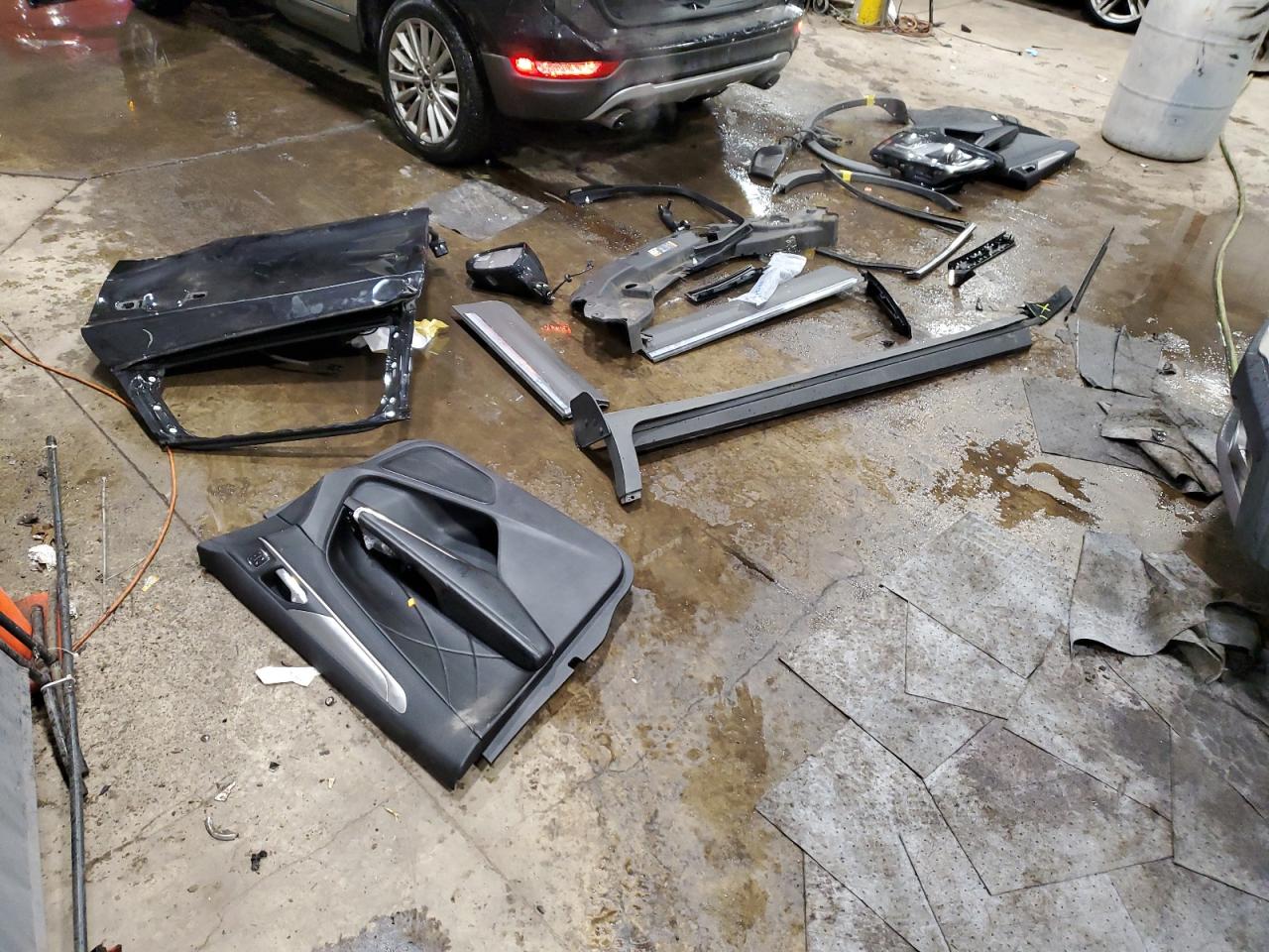 2019 Lincoln MKZ - Image 13