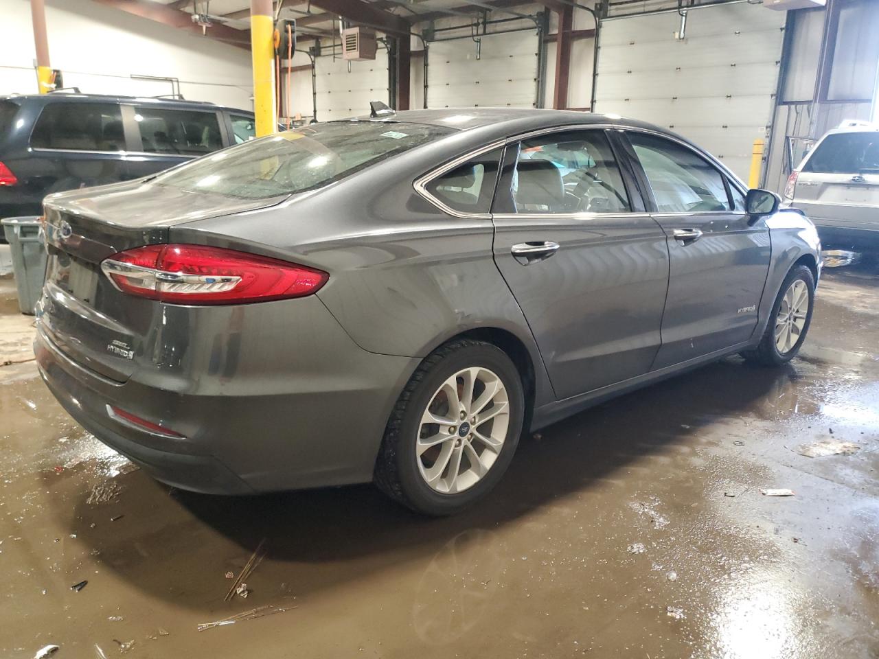 2019 Ford Fusion - Image 3