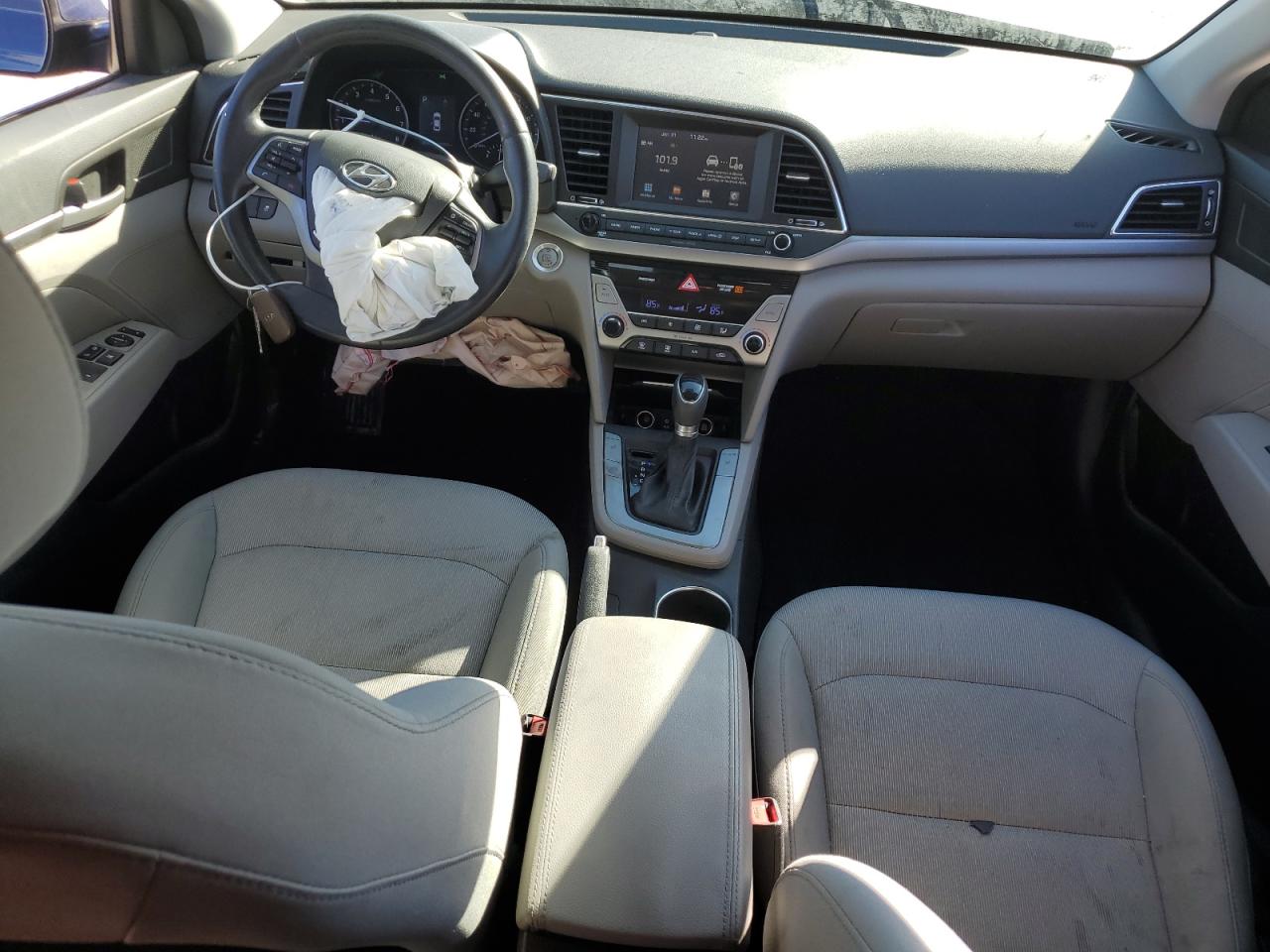 2017 Hyundai Elantra - Image 8