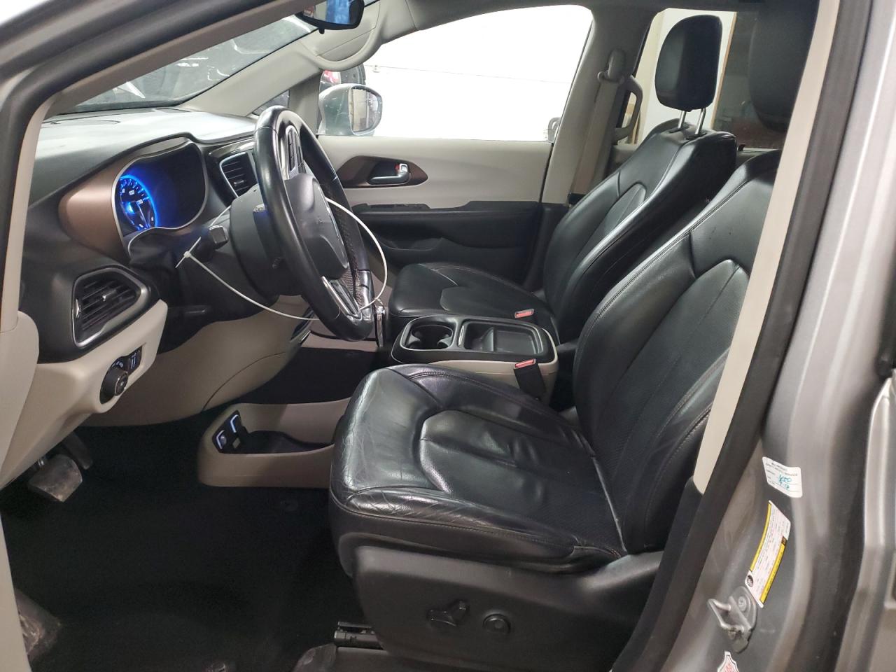 2018 Chrysler Pacifica - Image 7