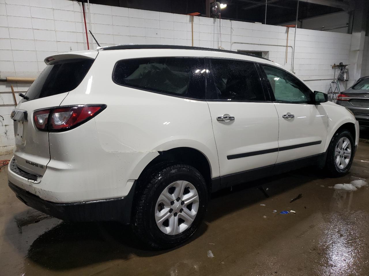 VIN 1GNKVFEDXFJ269402 2015 CHEVROLET TRAVERSE no.3