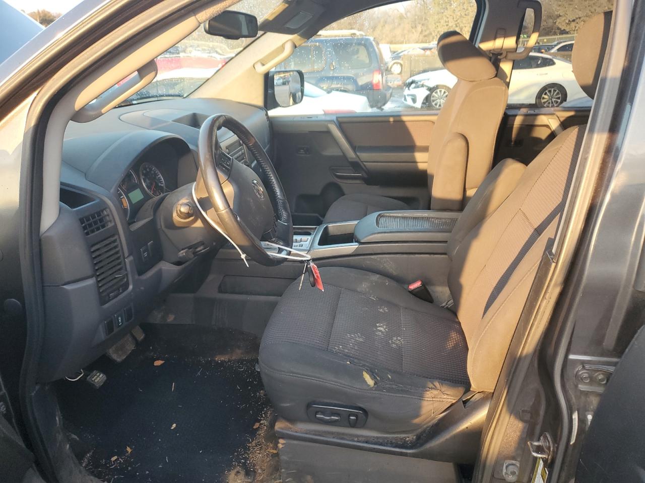 2012 Nissan Titan - Image 7