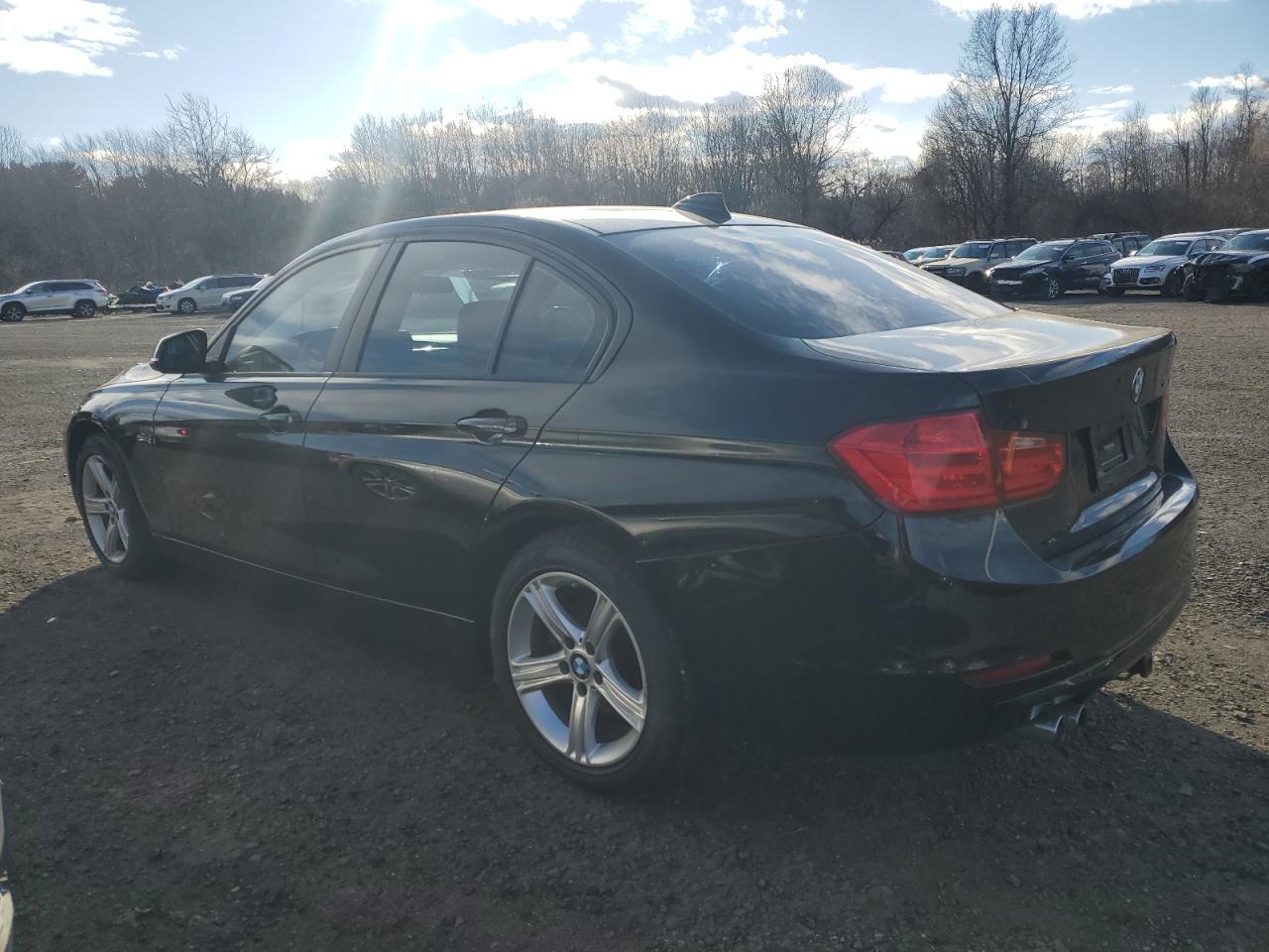 VIN WBA3C1C58EK114791 2014 BMW 3 SERIES no.2