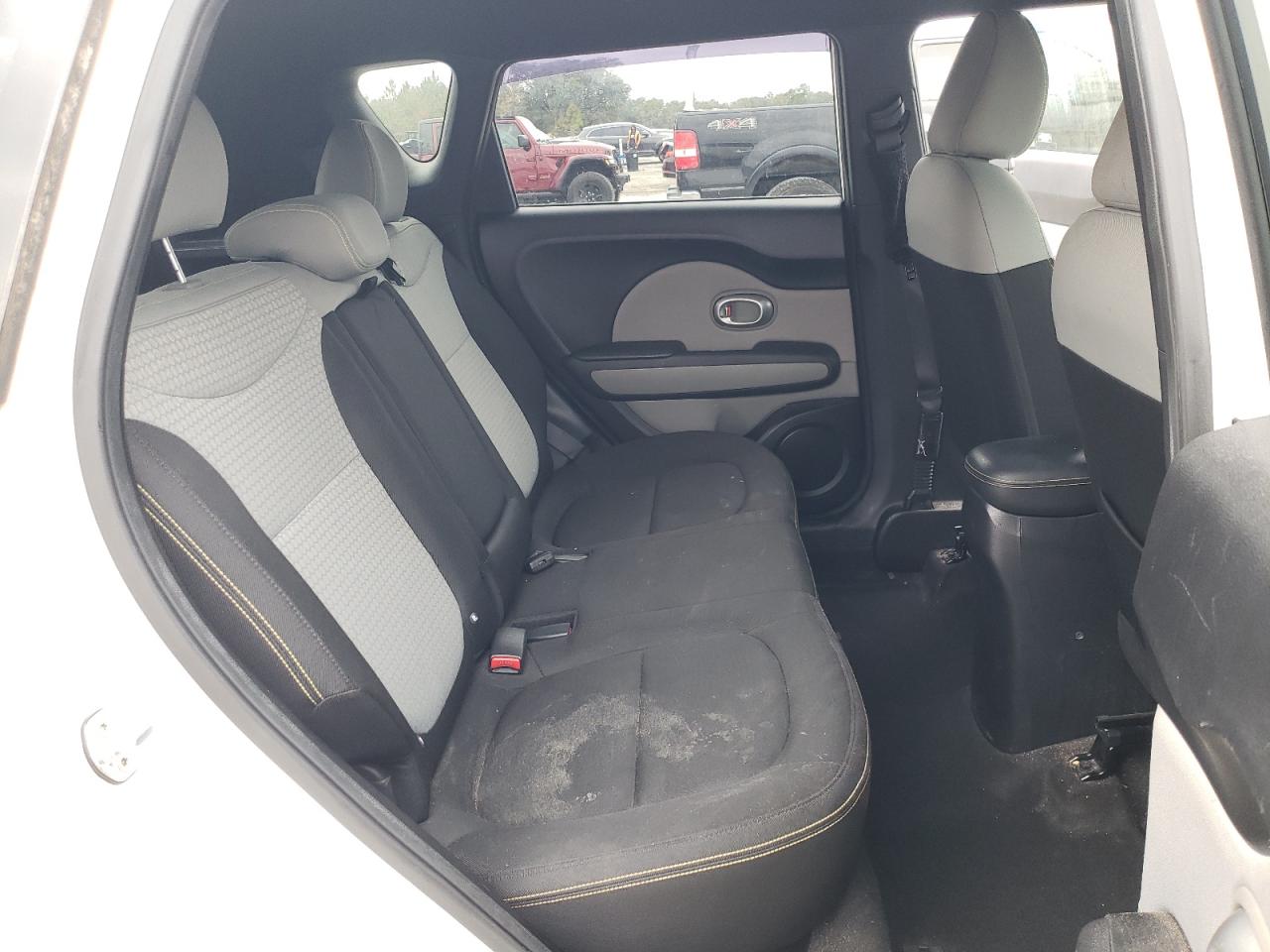 2016 Kia Soul - Image 11