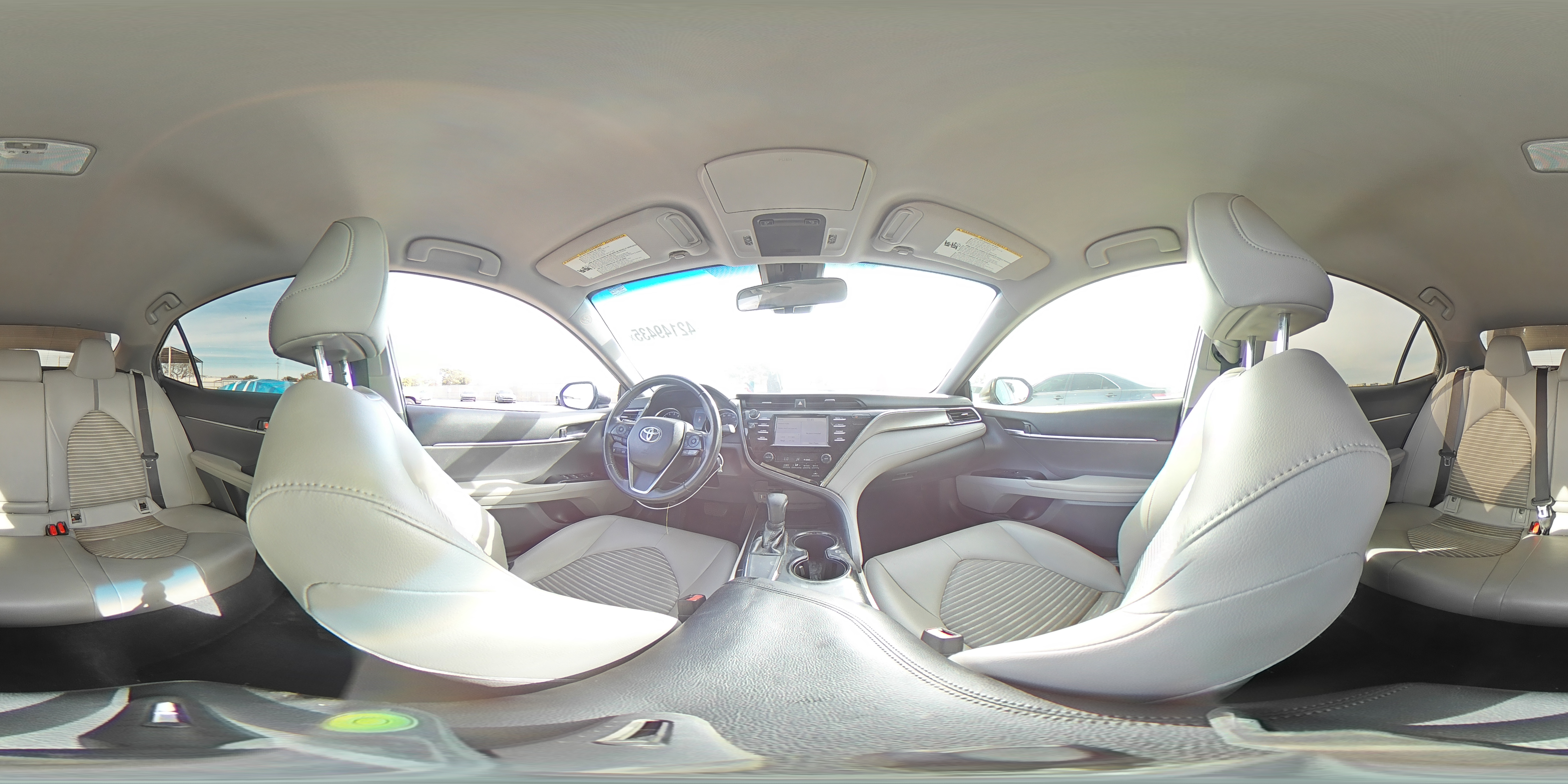2018 Toyota Camry - Image 13