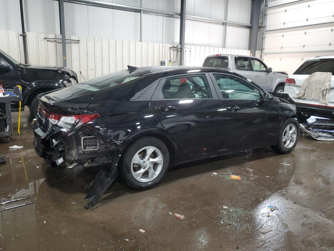 2023 Hyundai Elantra - Image 3