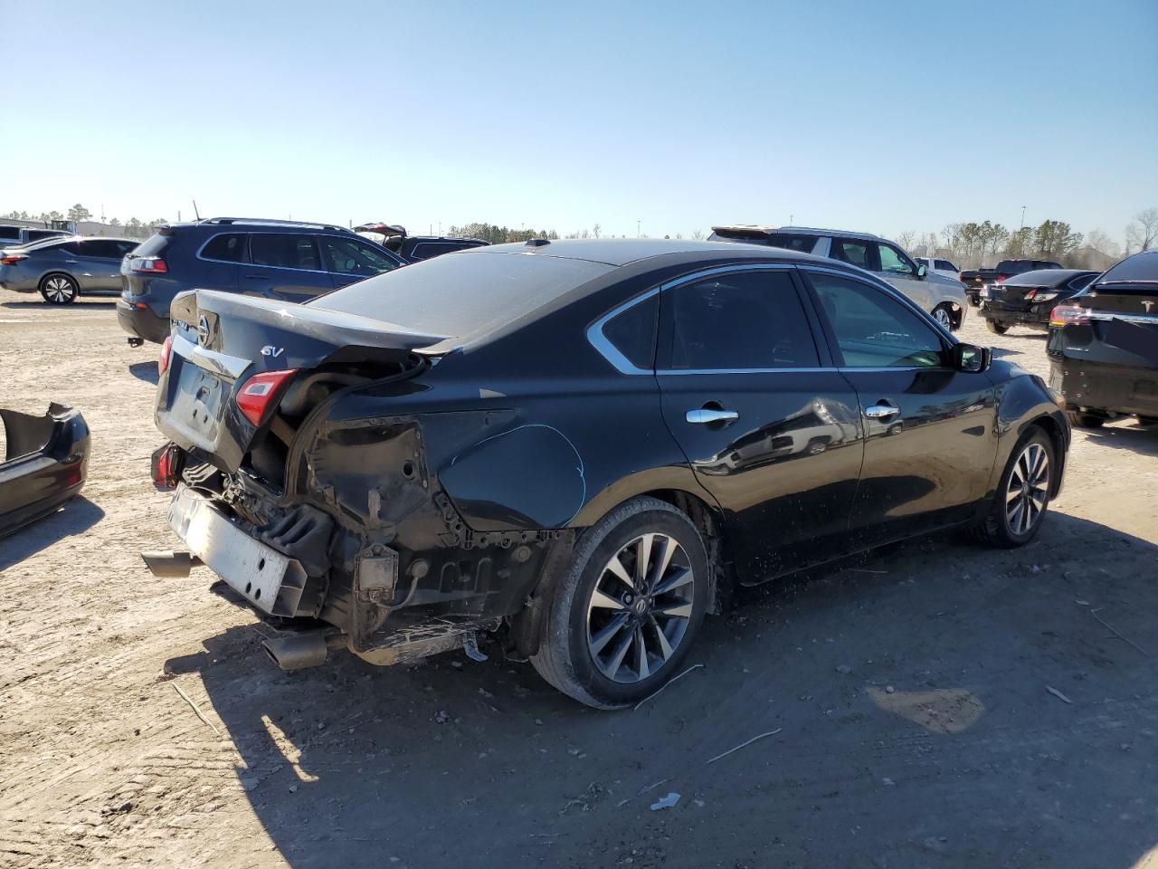 2017 Nissan Altima - Image 3
