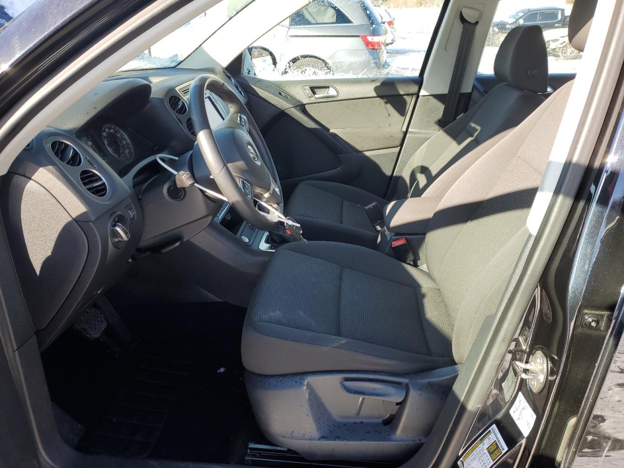 2017 Volkswagen Tiguan - Image 7