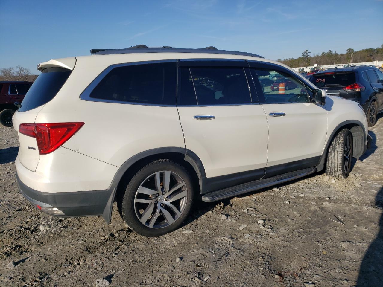 2017 Honda Pilot - Image 3