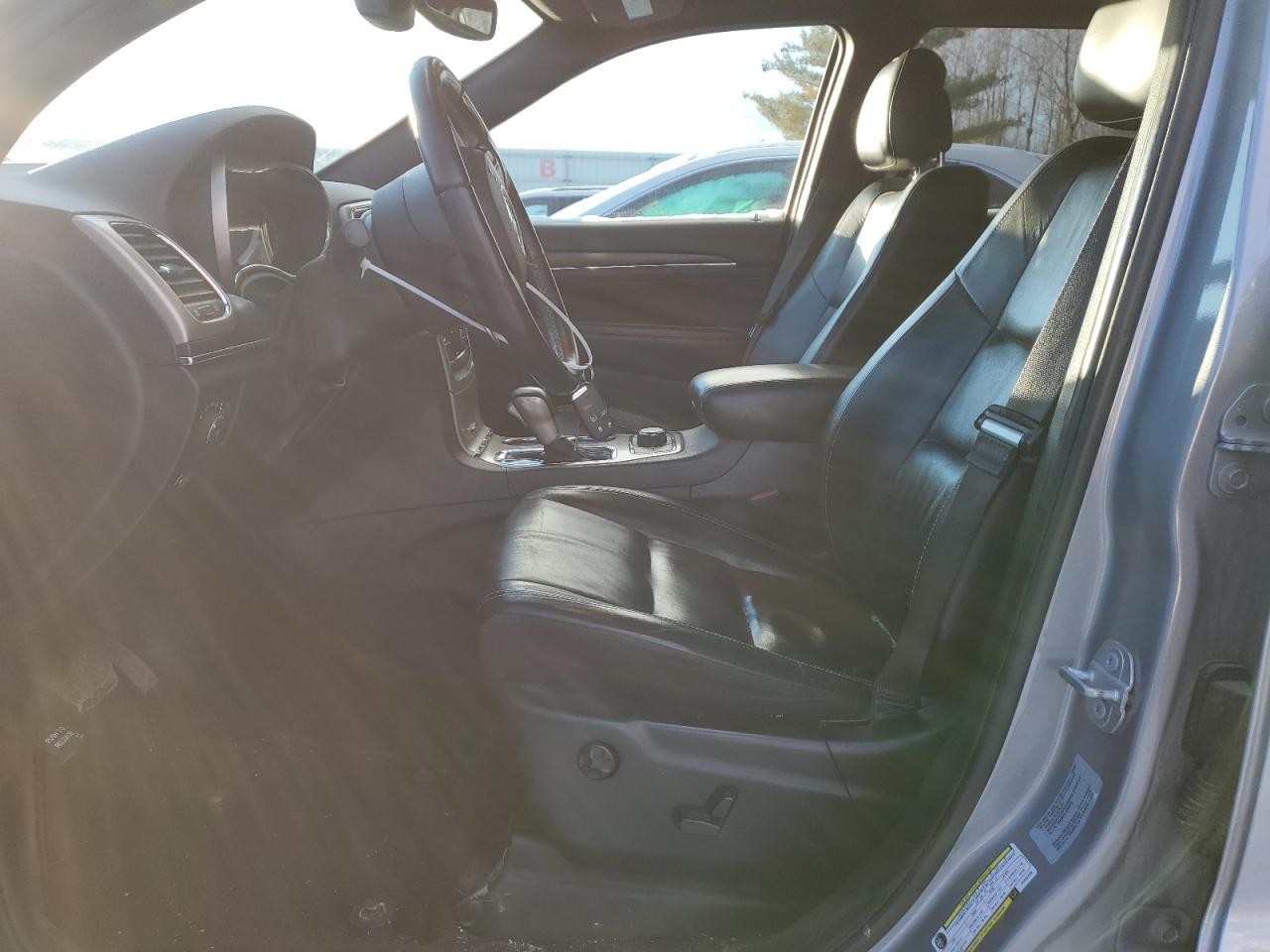 2017 Jeep Grand Cherokee - Image 7