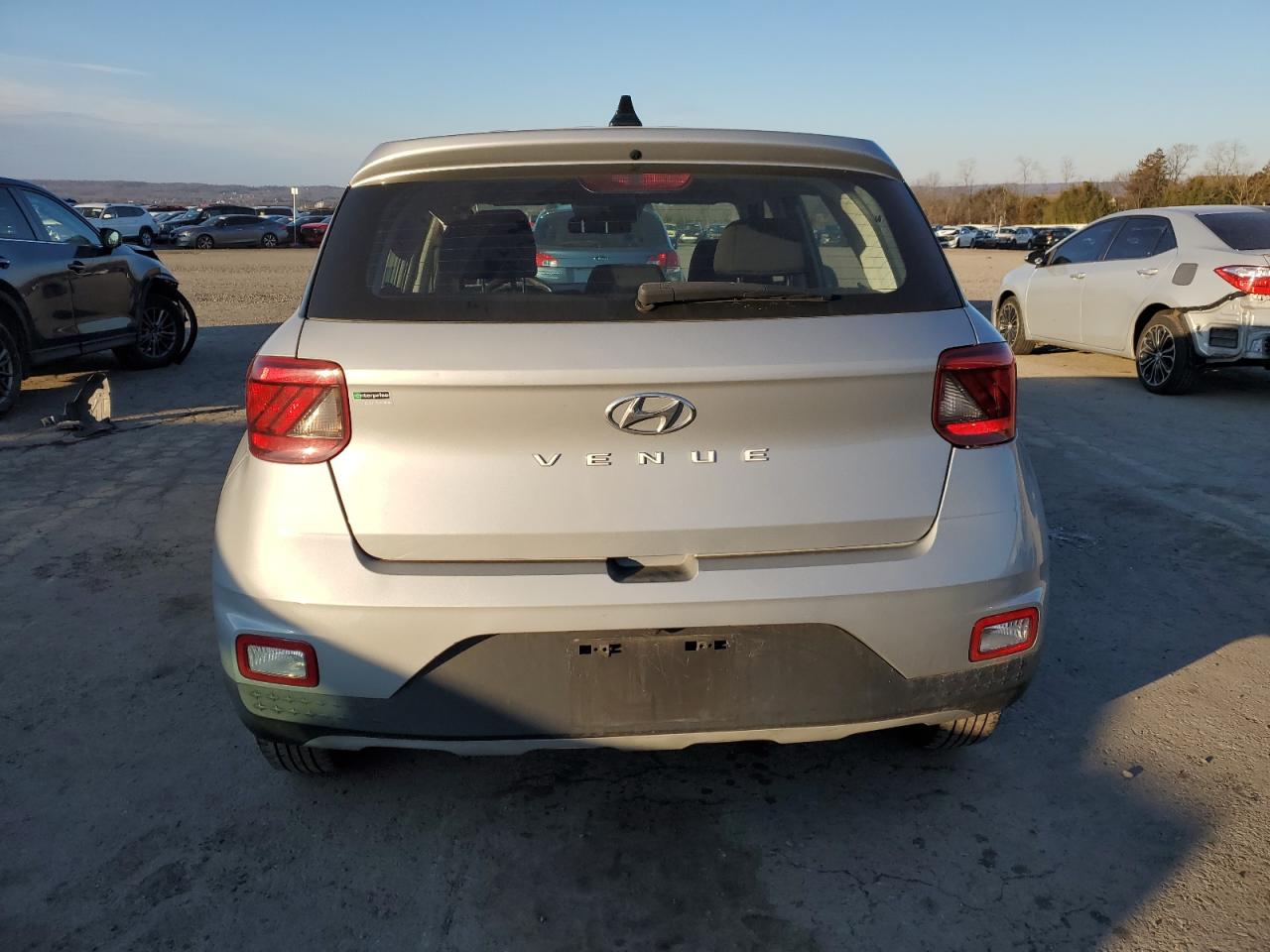 2021 Hyundai Venue - Image 6