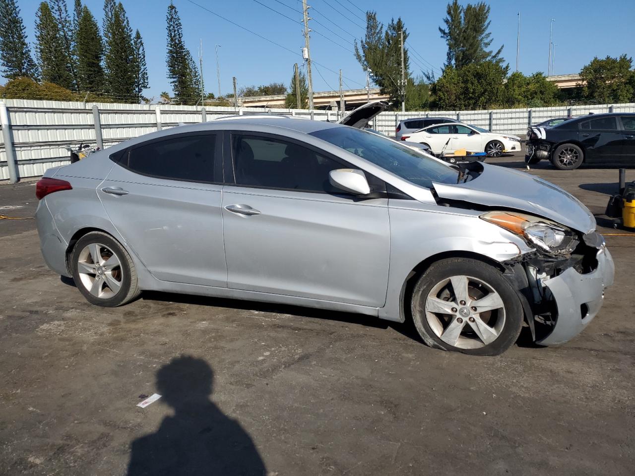2012 Hyundai Elantra - Image 4