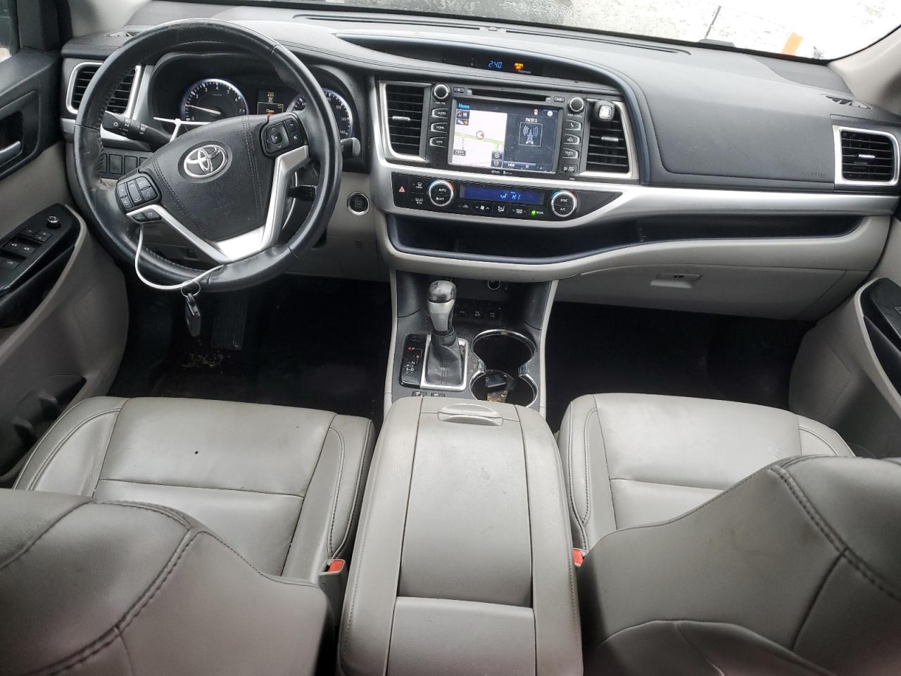 2015 Toyota Highlander - Image 8