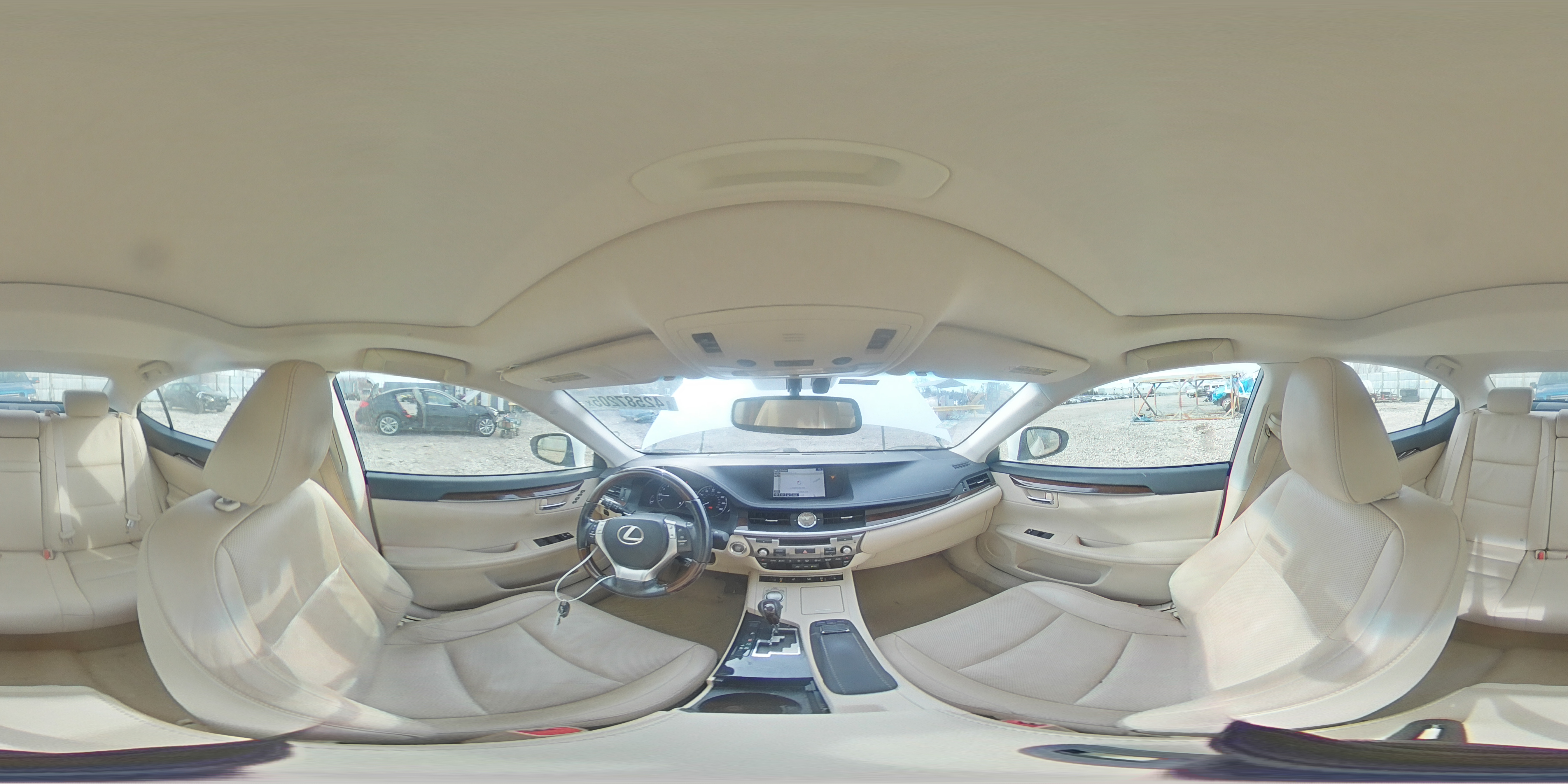 2015 Lexus ES - Image 13