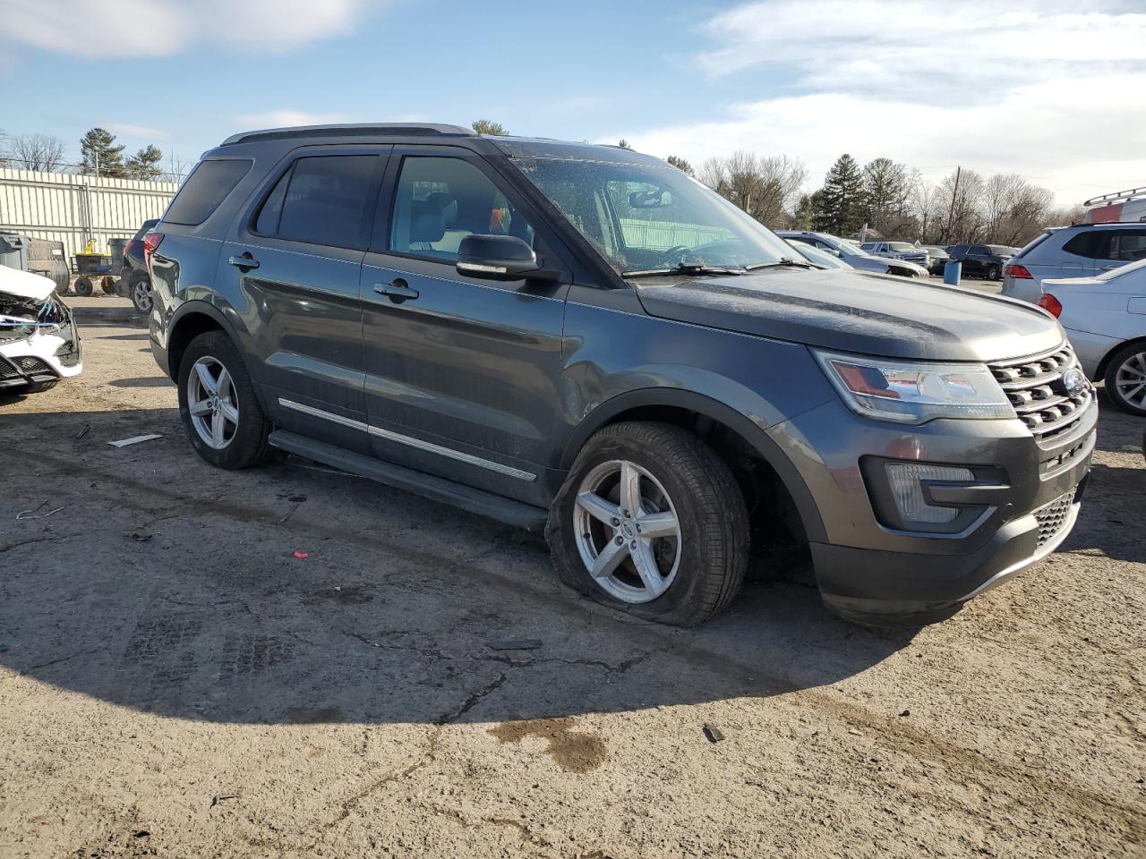 2016 Ford Explorer - Image 4