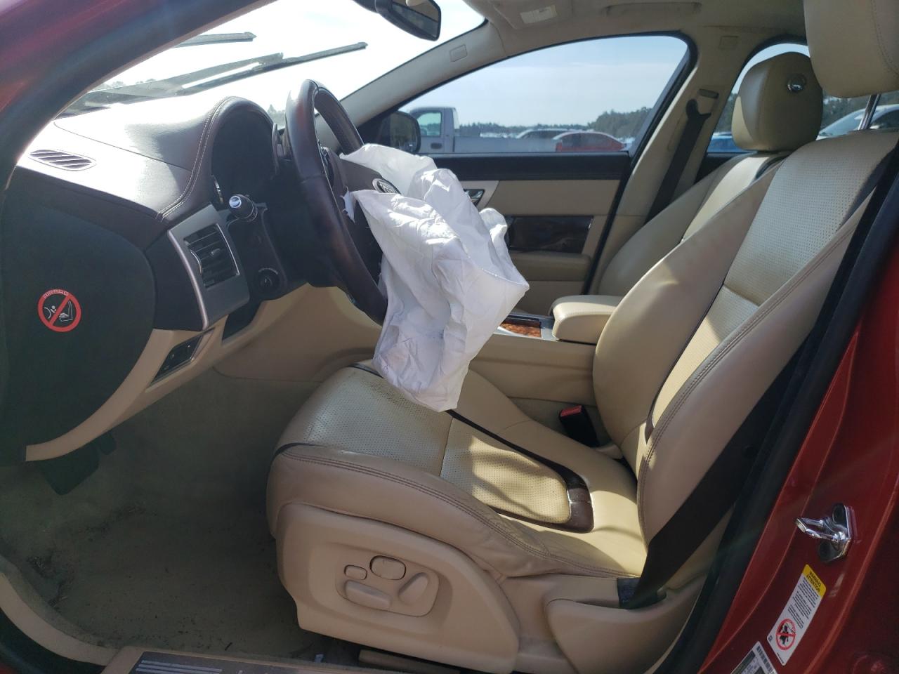 2013 Jaguar XF - Image 7