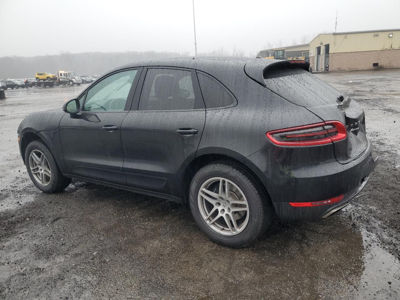 2018 Porsche Macan - Image 2
