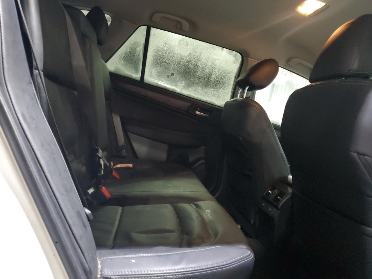 2015 Subaru Outback - Image 10