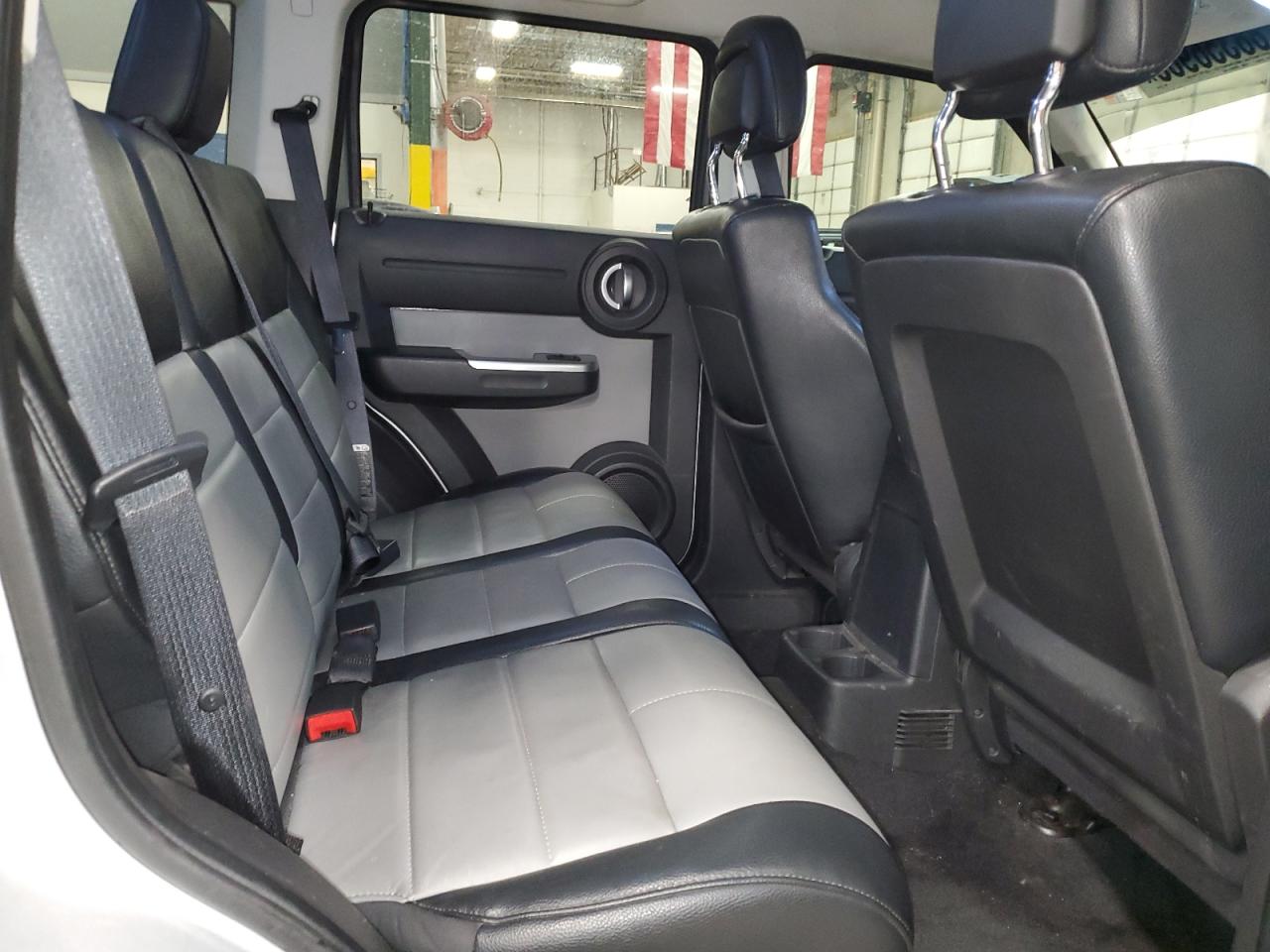 2010 Dodge Nitro - Image 11