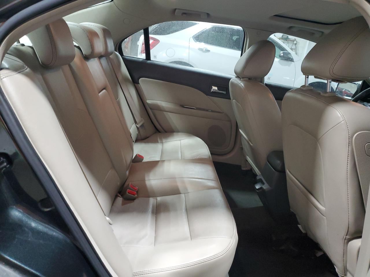2010 Ford Fusion - Image 10