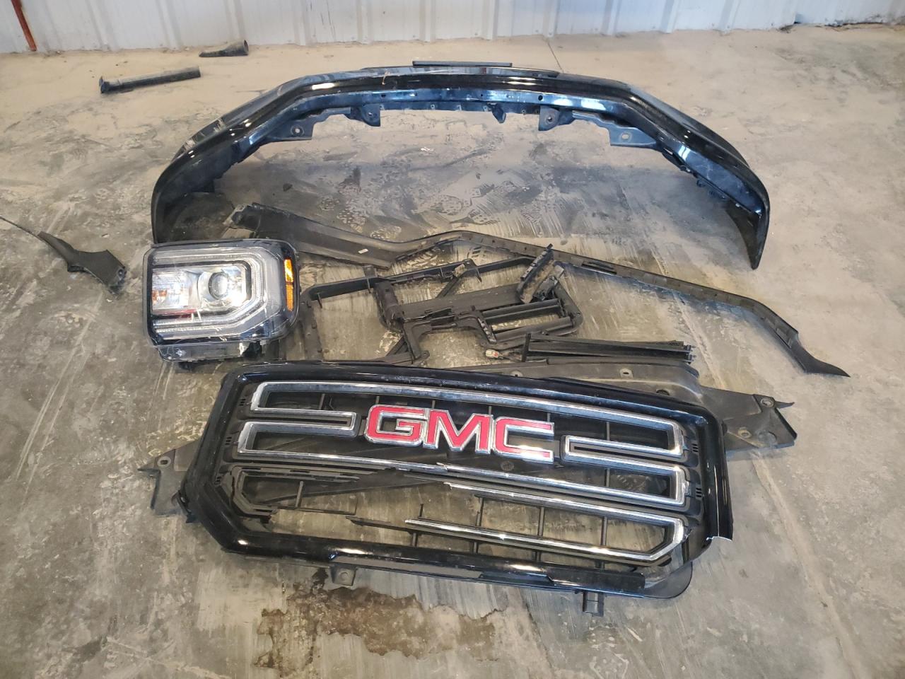 2017 GMC Sierra - Image 14
