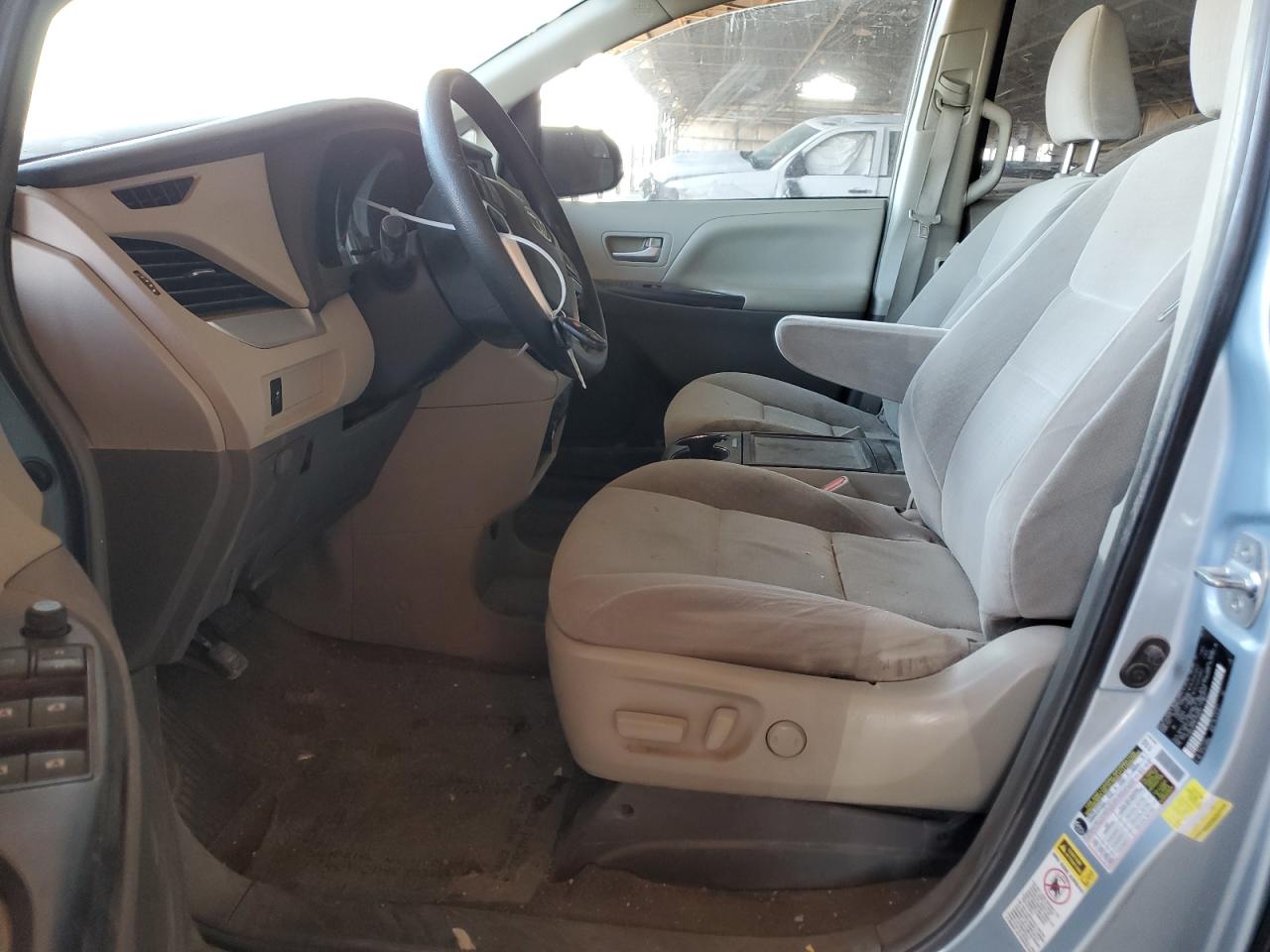 2015 Toyota Sienna - Image 7