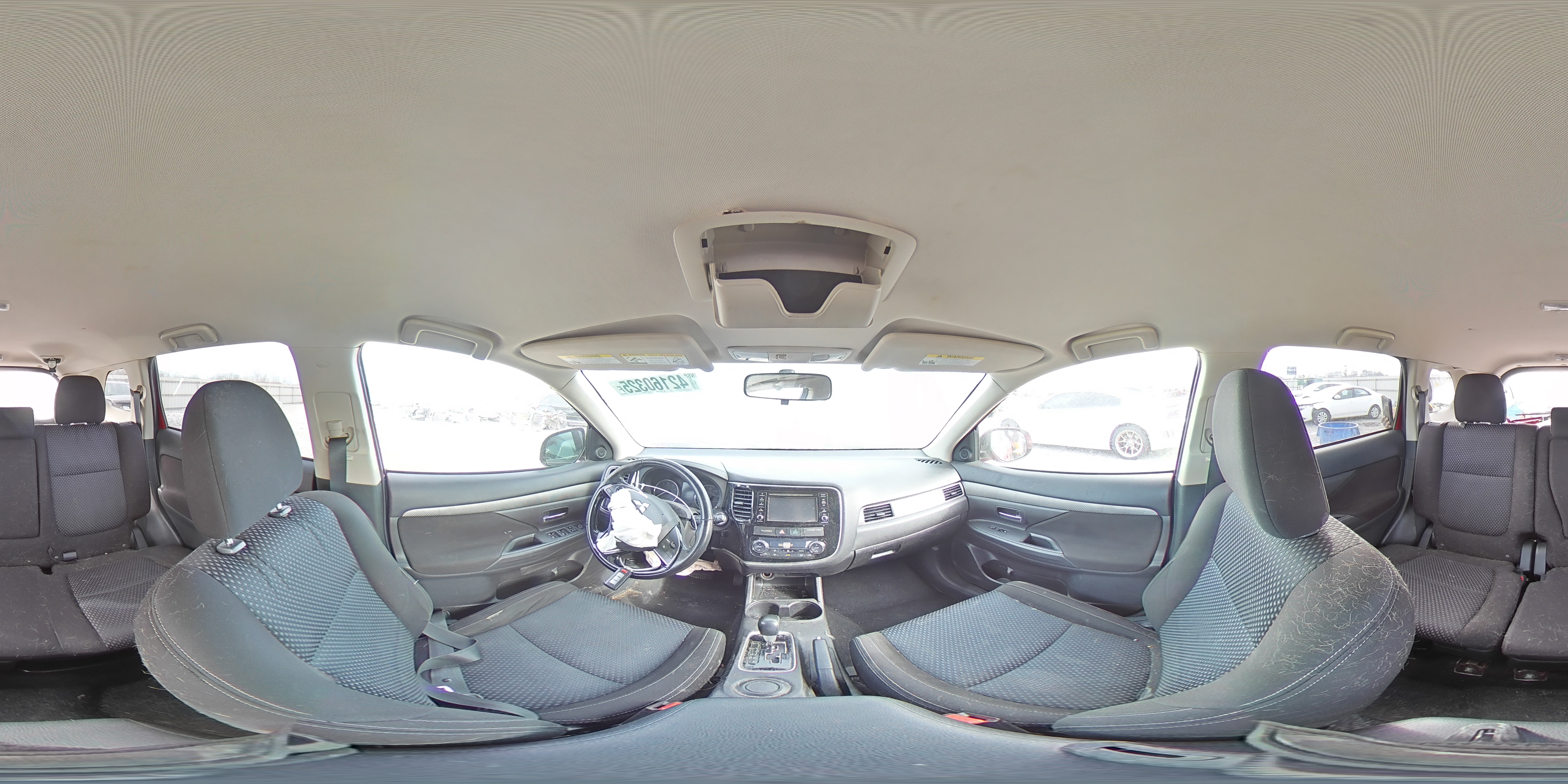 2016 Mitsubishi Outlander - Image 14